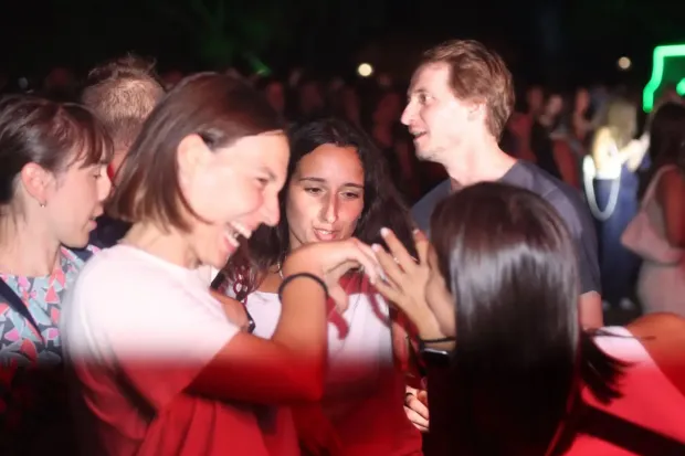 Pessoas do publico no festival