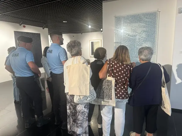 visita à esposição Perdurar como Paradoxo seniores e GNR