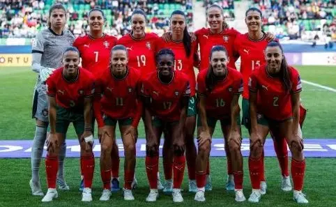equipa feminina de futebol