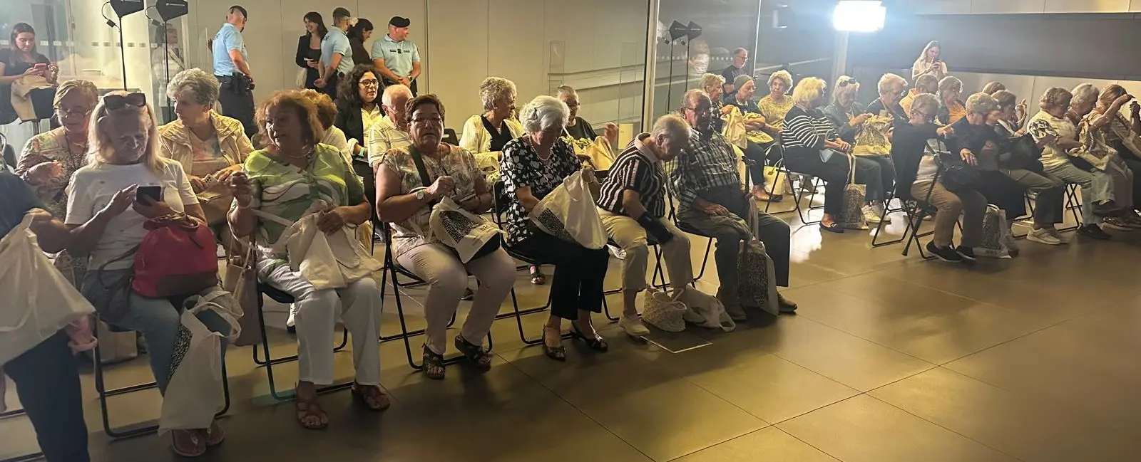 vista geral do espaço com a plateia